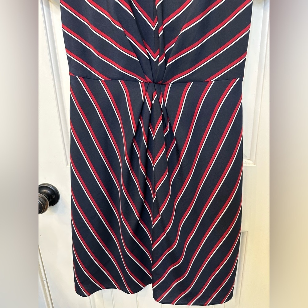 Banana Republic Navy Red White Chevron Striped Pleated Dress Size 4 EUC - Picture 6 of 8